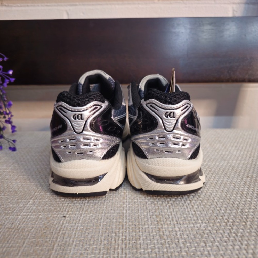 Gel Kayano 14 Sneakers Metallic Silver Black Slip On Chunky US 8.5 - Picture 4 of 6